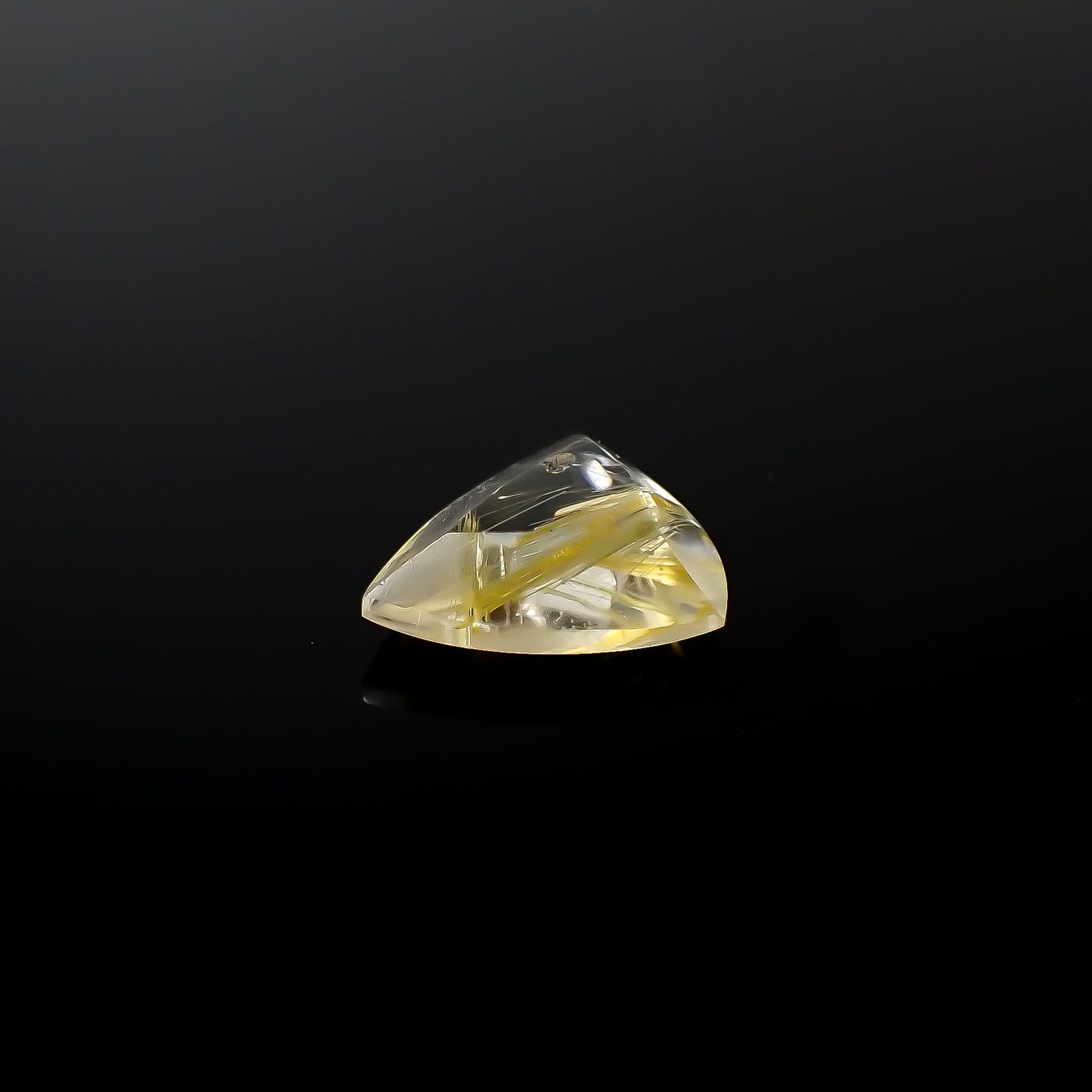 タイチンルチルクオーツ ブラジル産 2.43ct[240427316]11.5x9.6mm前後