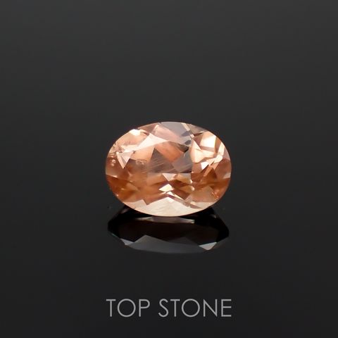 オレゴンサンストーン(宝石名ラブラドライト)アメリカ・オレゴン州産 識別済 1.28ct / 8.1x6.2mm前後 [230120122]