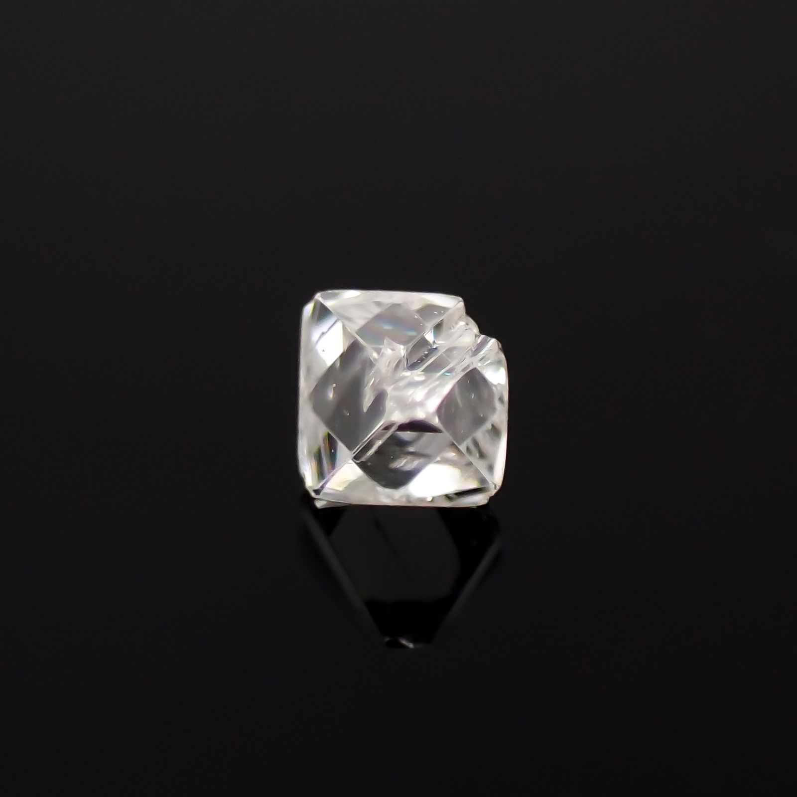 ソーヤブルダイヤモンド 原石 0.075ct[231023621]2.7x2.6mm前後