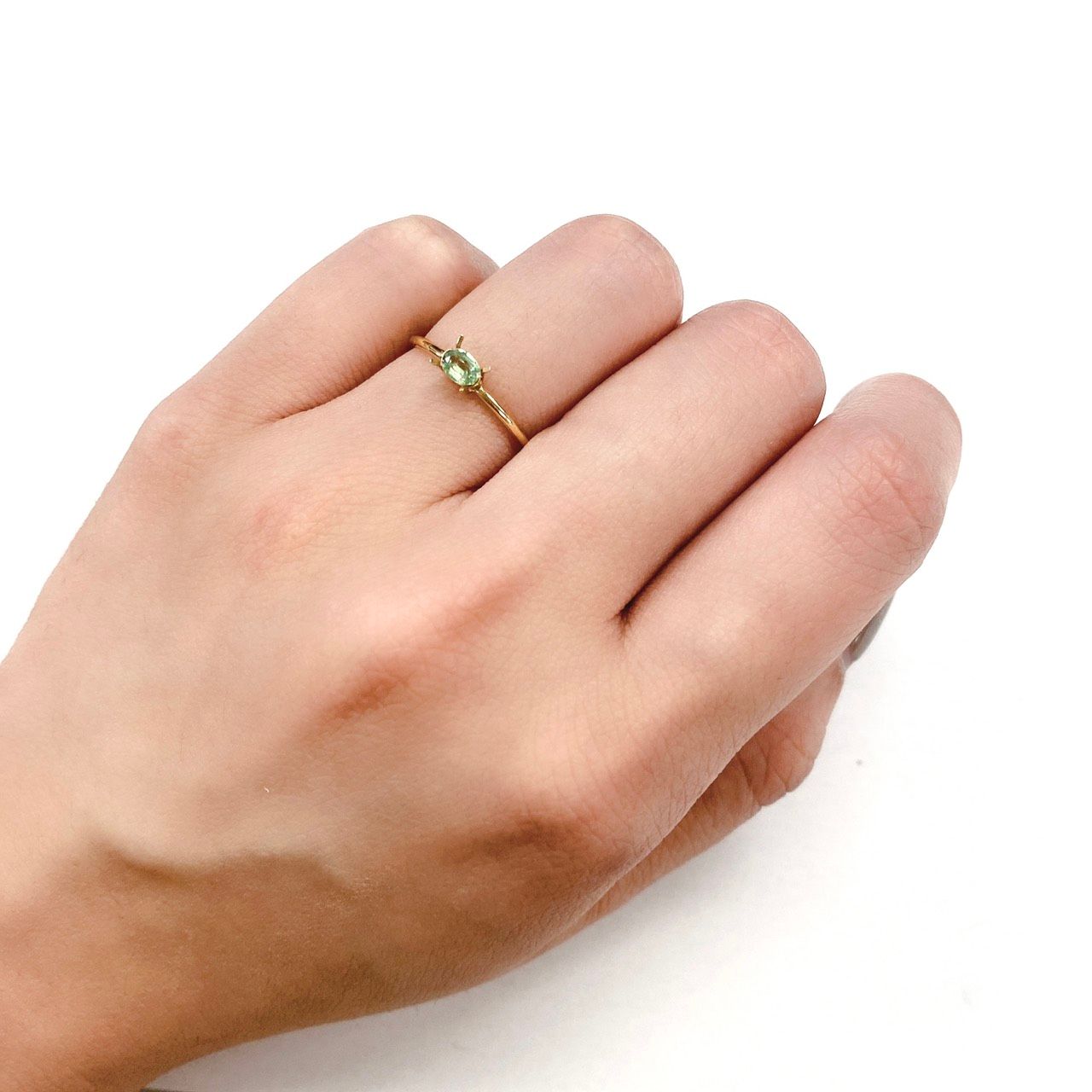 デマントイドガーネット(宝石名デマントイド・ガーネット) ナミビア産 0.17ct 識別済[21059885]4.1×3mm前後