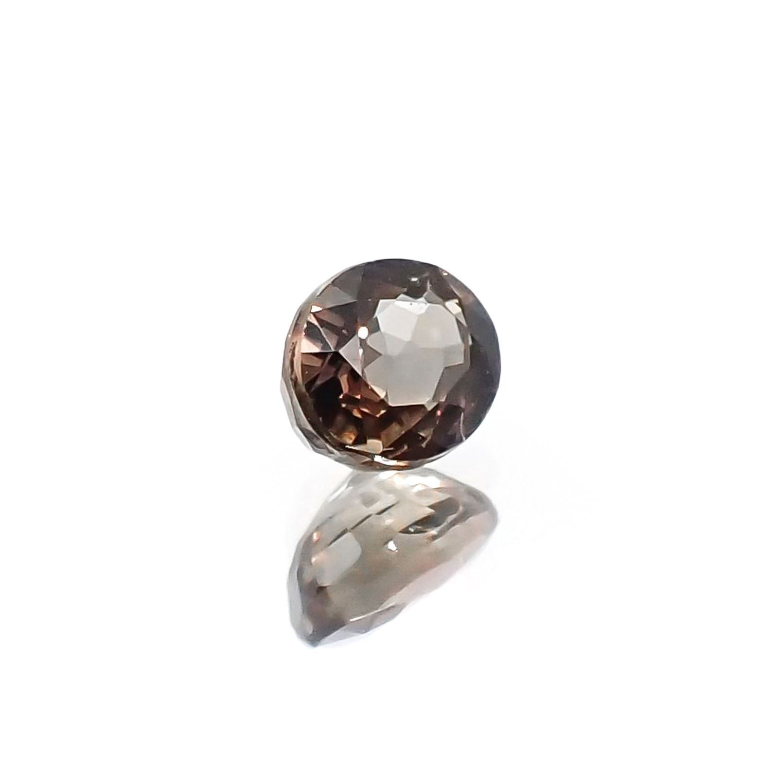 カラーチェンジサファイア 非加熱(宝石名サファイア)タンザニア産 識別済 0.38ct / 4.3x3.5mm前後 [231023982]