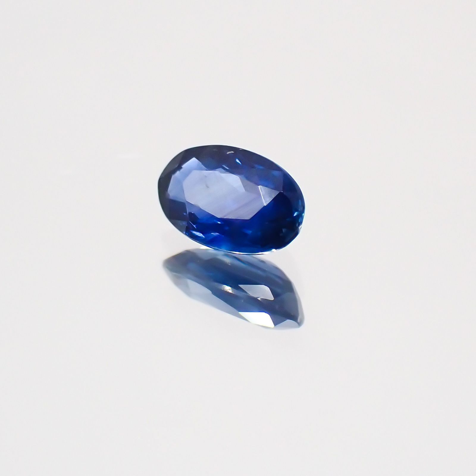 サファイア(宝石名サファイア) マダガスカル/スリランカ産 0.30ct 識別済[21028708]5.1×3.1mm前後
