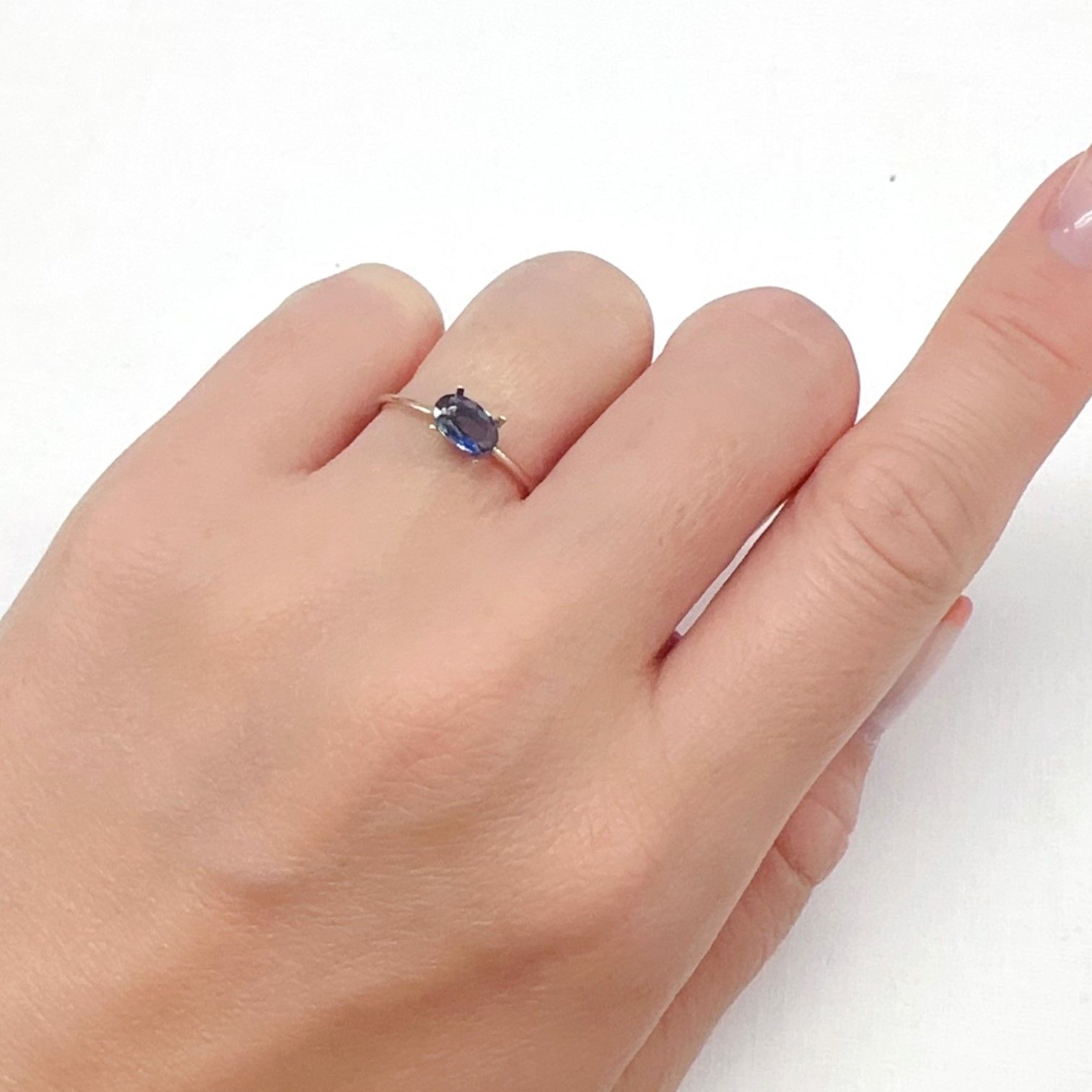 タトゥーアクアマリン ブラジル・ミナスジェライス州タトゥー鉱山産 0.44ct[240427178]6.4x4.1mm前後