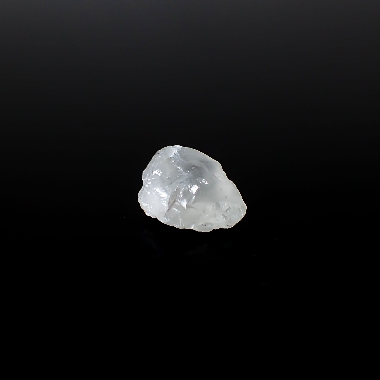 フェナカイト原石 ロシア産 5.04ct / 12.4x9.6mm前後 [260532180]