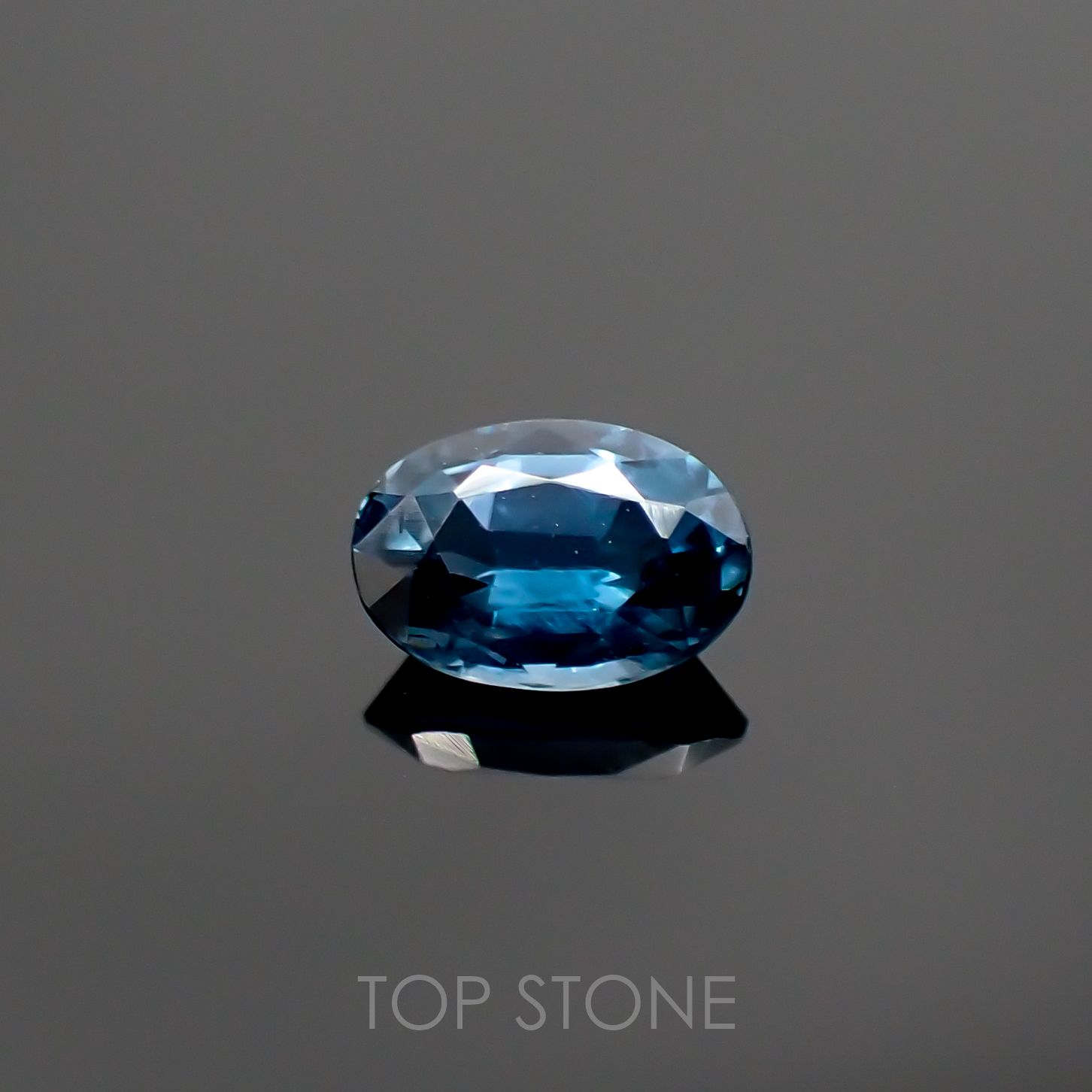 オーシャンブルーカイヤナイト ネパール産 ルース 0.55ct[210711425]6×4.1mm前後