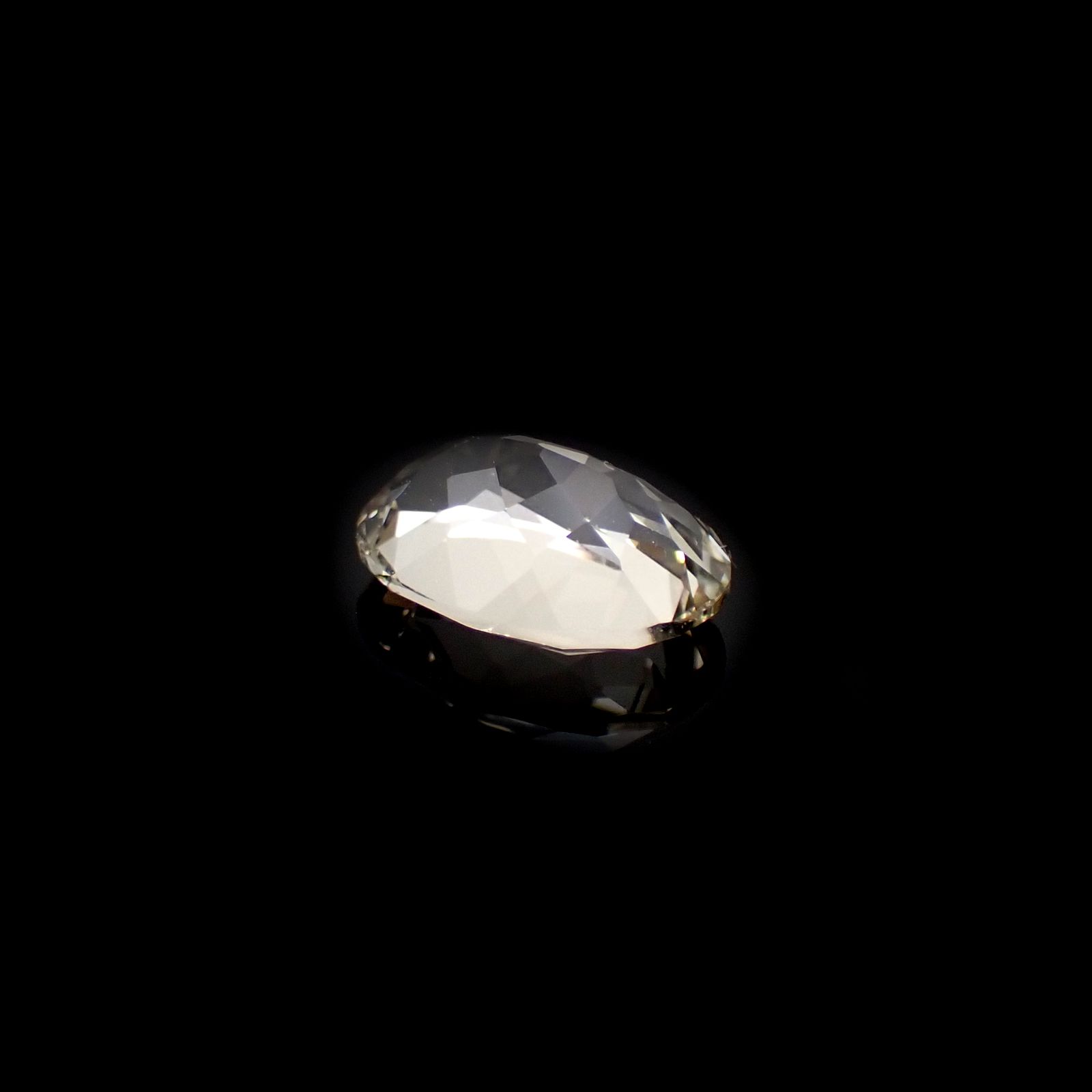 含バリウム・サニディン(宝石名サニディン)ドイツ産 1.79ct 識別済[231224974]9.8x7.1mm前後