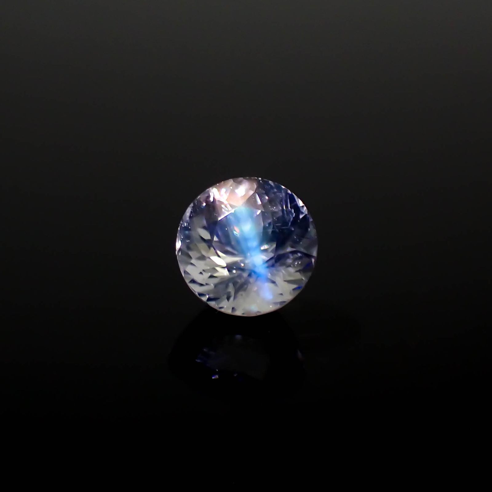 レインボームーンストーン ザンビア産 0.58ct[240326925]5x4.9mm前後