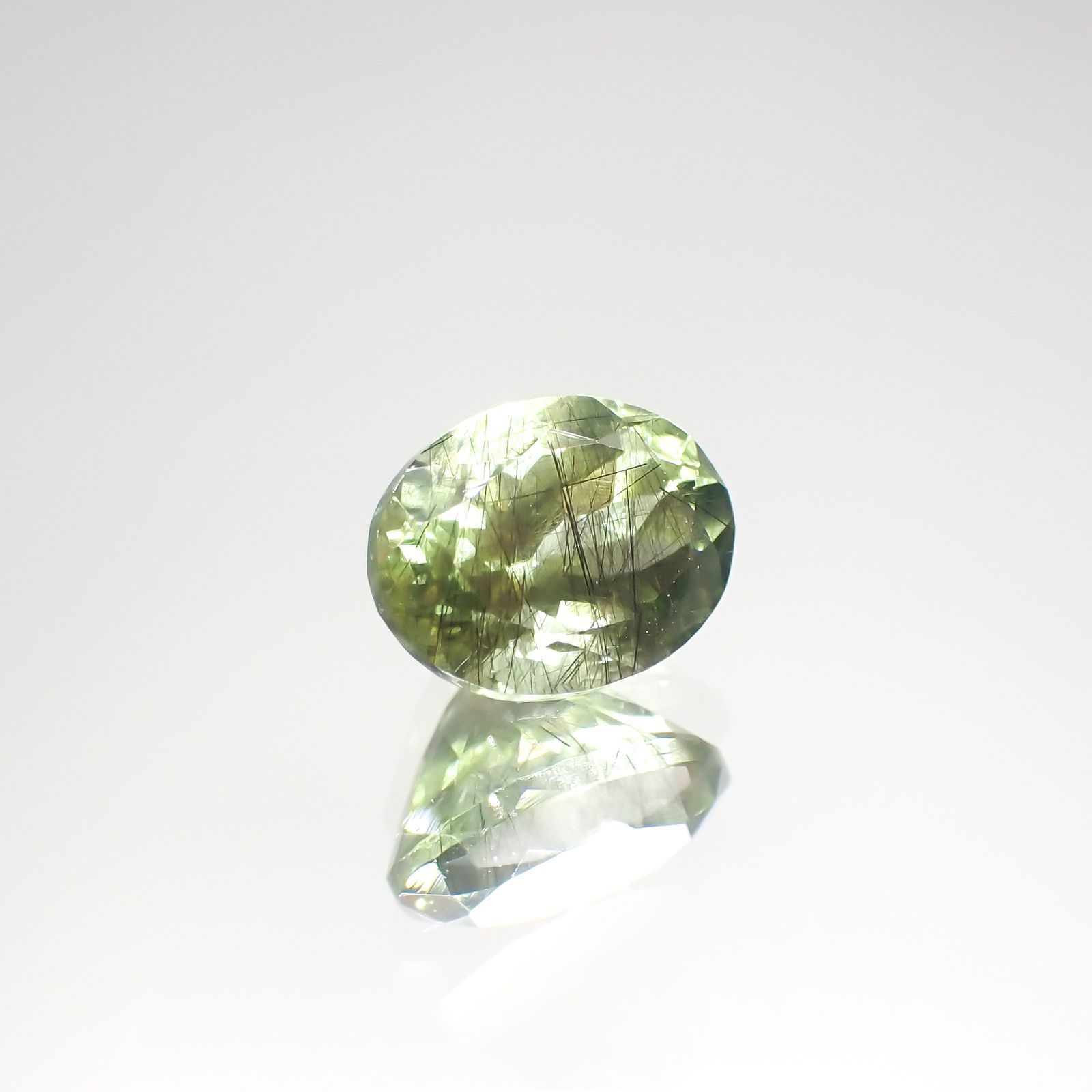 ルドウィジャイトインペリドット(宝石名ルドウィジャイトインペリドット) パキスタン産 1.73ct 識別済[211013499]8×6.1mm前後