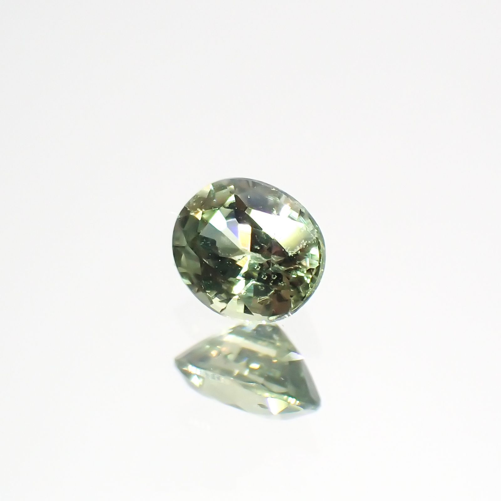 グリーンクリソベリル(宝石名クリソベリル)スリランカ/マダガスカル産 0.25ct 識別済[220114482]3.9x3.3mm前後