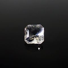 カラーレスフローライト フルオレッセンス イギリス産 2.42ct [250430158]7.4x7.4mm前後