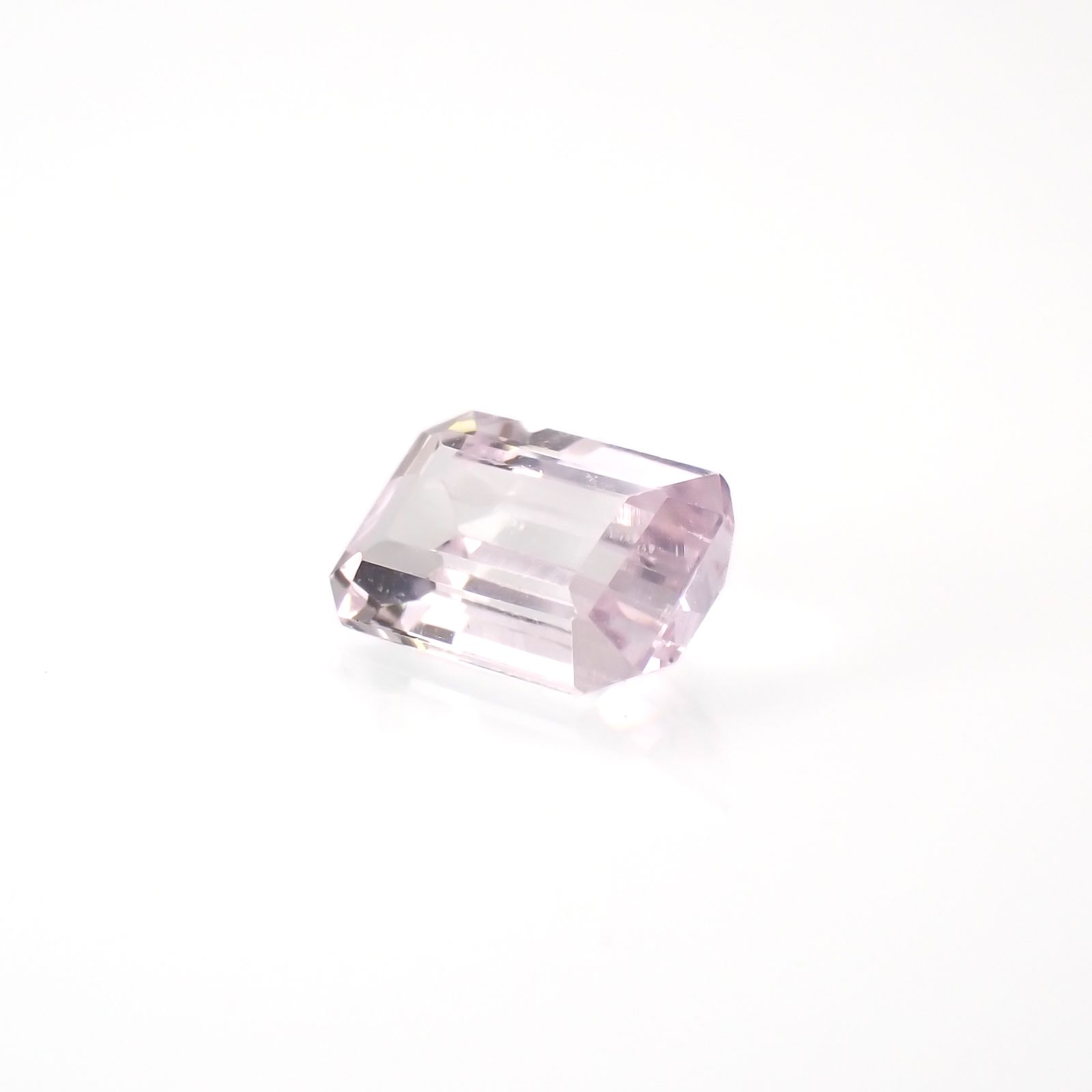 クンツァイト(宝石名クンツァイト)アフガニスタン産 1.57ct 識別済[231023869]8.3x5.7mm前後