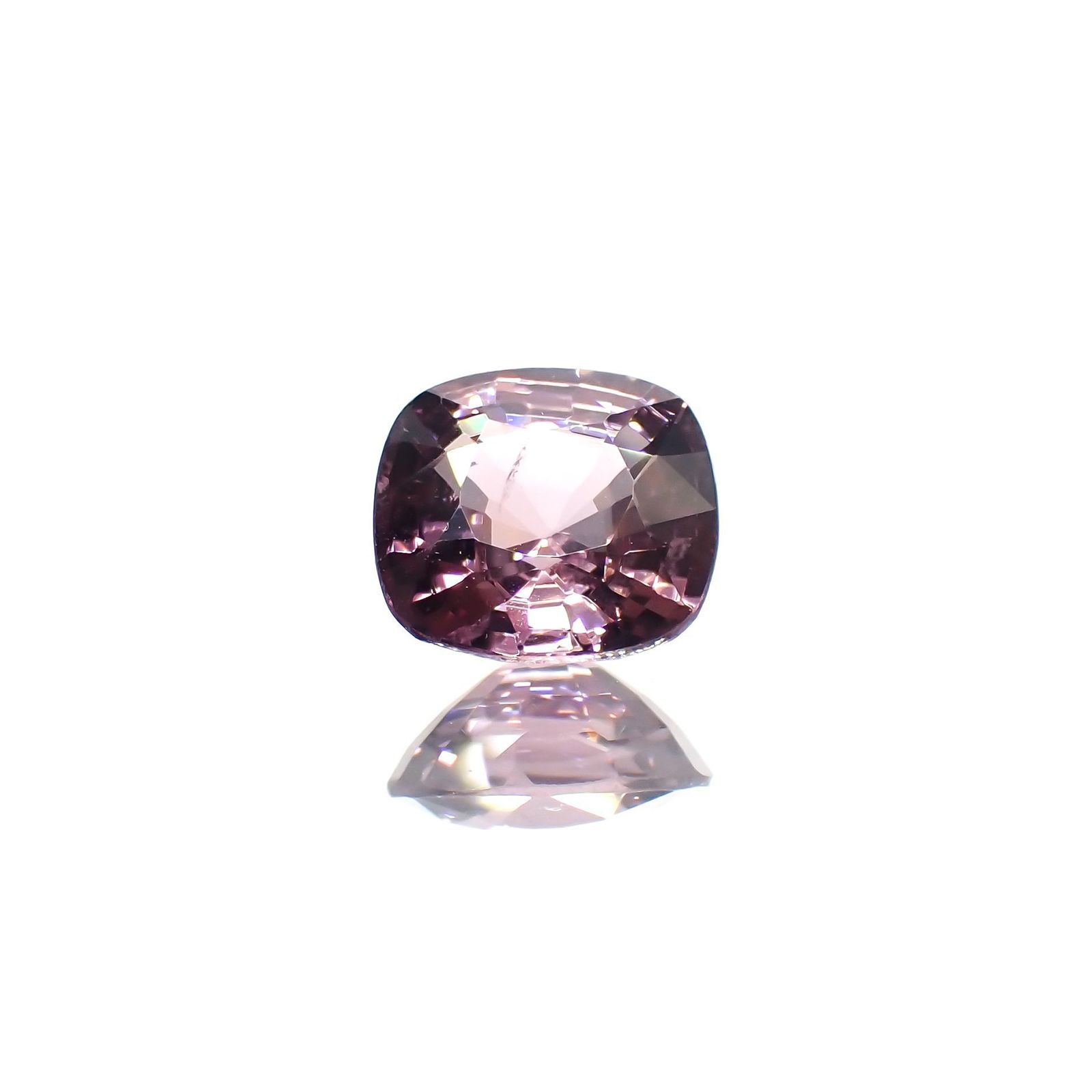 パープルスピネル(宝石名スピネル)ビルマ産 識別済 1.20ct / 6.8x6.3mm前後 [231124304]