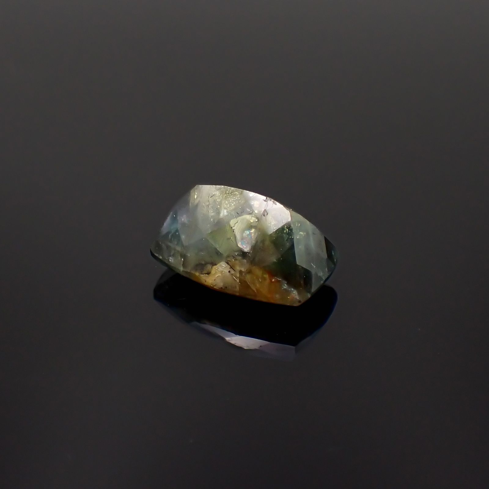 ゴールドシーンサファイア非加熱 ケニア産 9.97ct[230321339]14.2x9.1mm前後