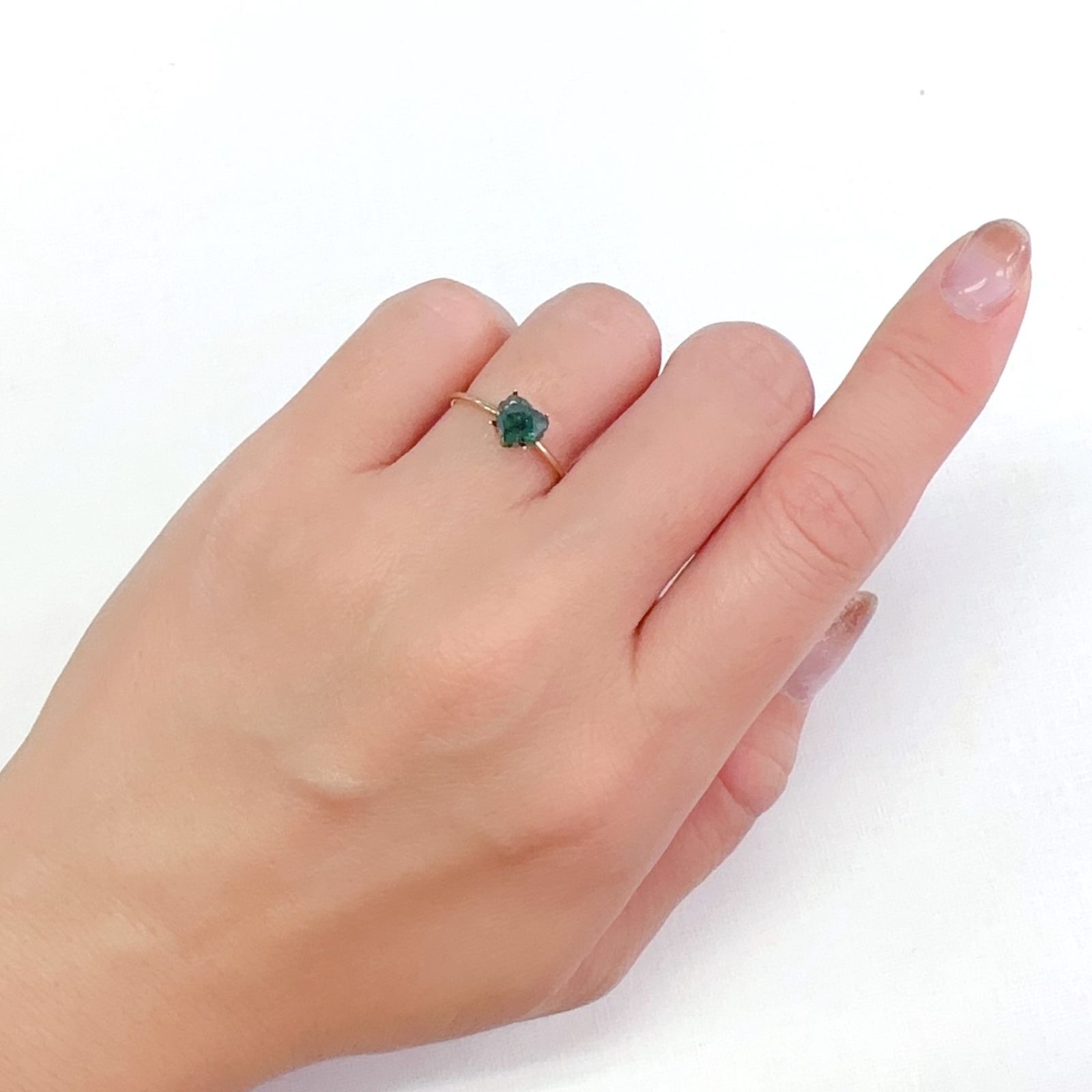 トラピッチェエメラルド コロンビア産 0.57ct[230923484]6x6.3mm前後