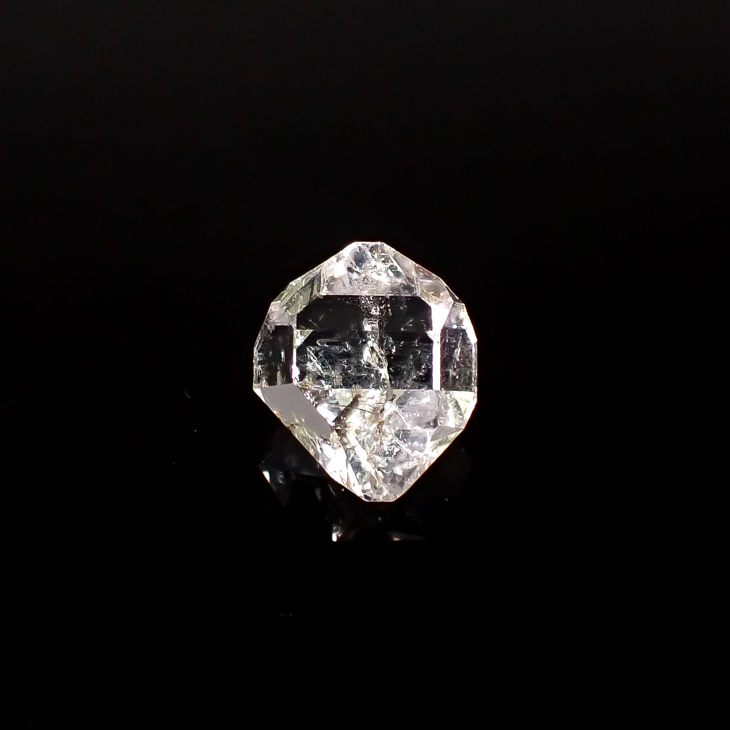 ハーキマーダイヤモンド 原石 アメリカ・ニューヨーク州産 25.40ct / 21.3x18mm前後 [260231773]