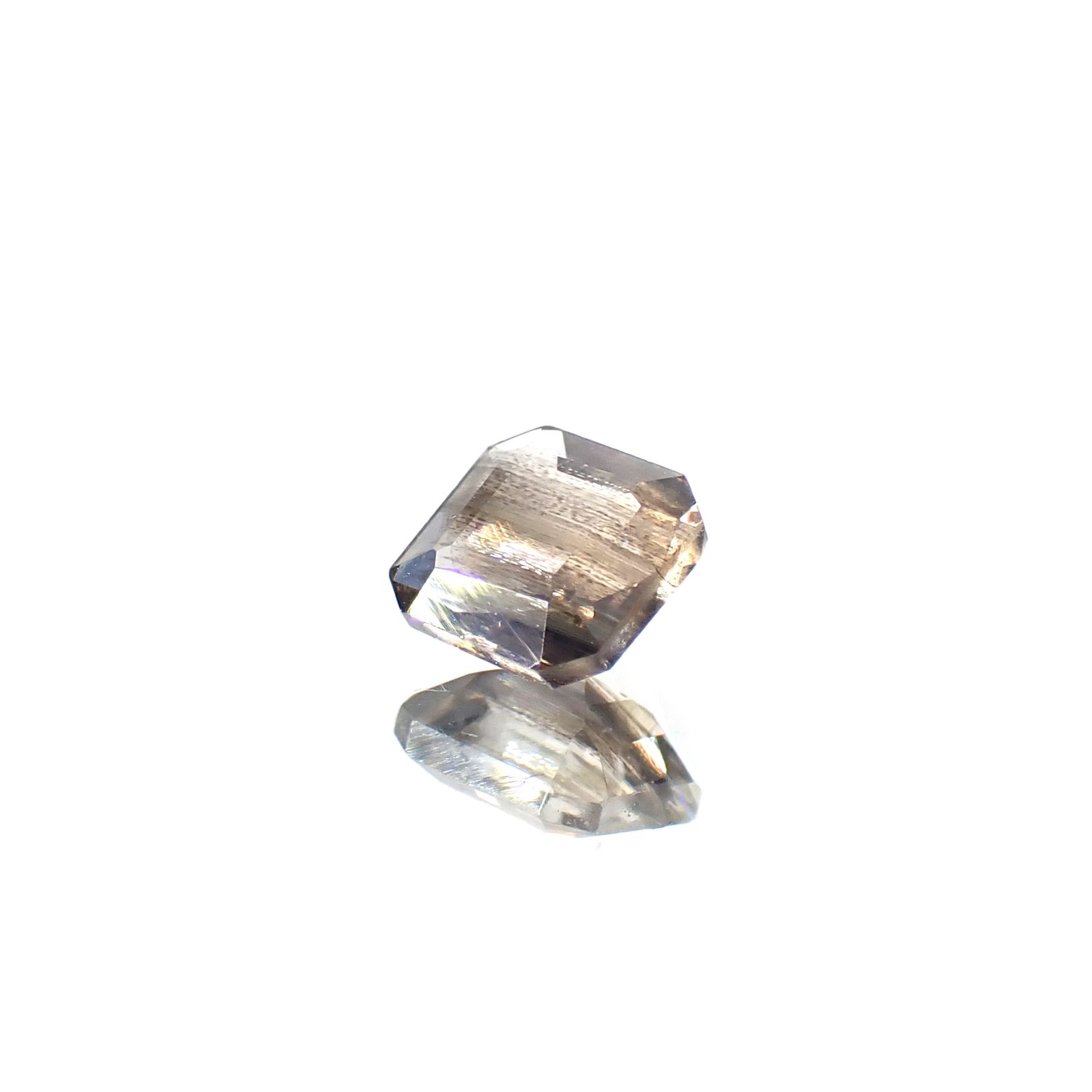 レインボースキャポライト ブラジル産 0.48ct / 4.9x4.8mm前後 [250931046]