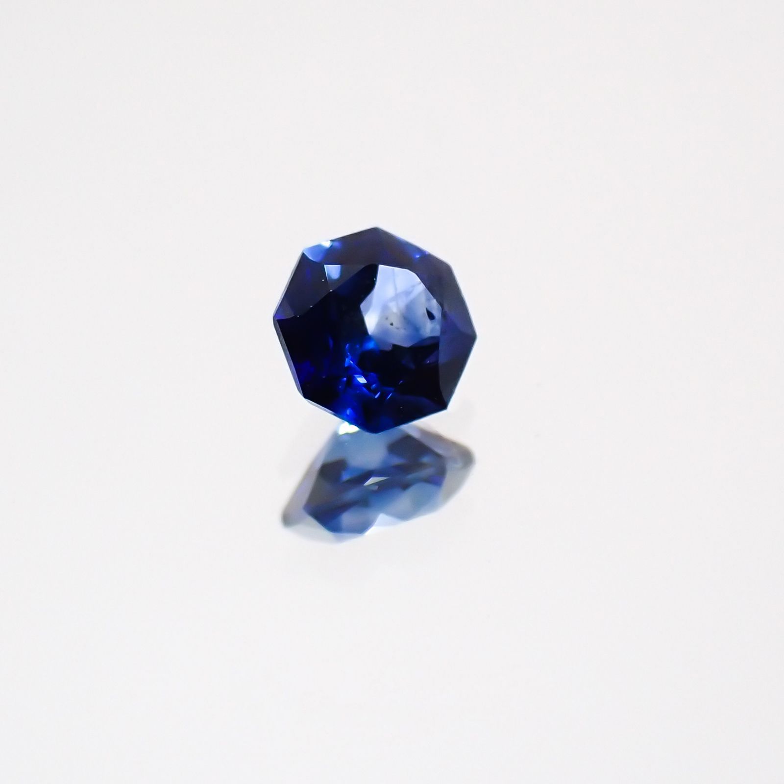 ◇オクタゴンカット◇サファイアSA(宝石名サファイア) マダガスカル産 0.18ct 識別済[21049063]3.2×3.2mm前後