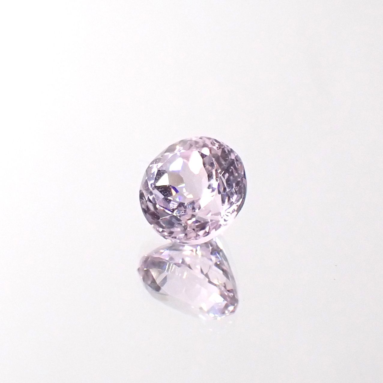 クンツァイト アフガニスタン産 1.11ct[231224772]6.1x6.1mm前後