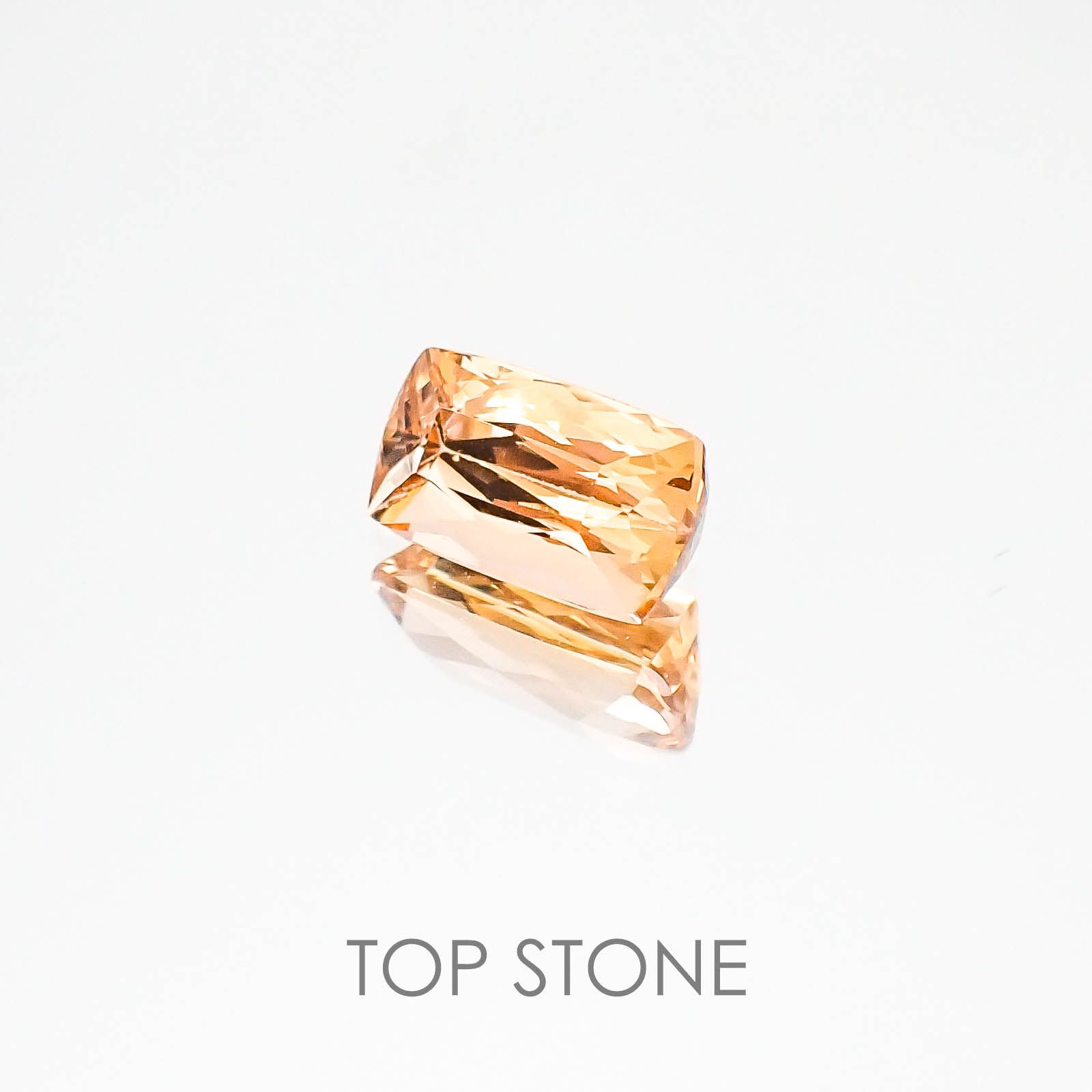 インペリアルトパーズ(宝石名トパーズ) ブラジル産 1.18ct 識別済[20084386]7.7×4.4mm前後