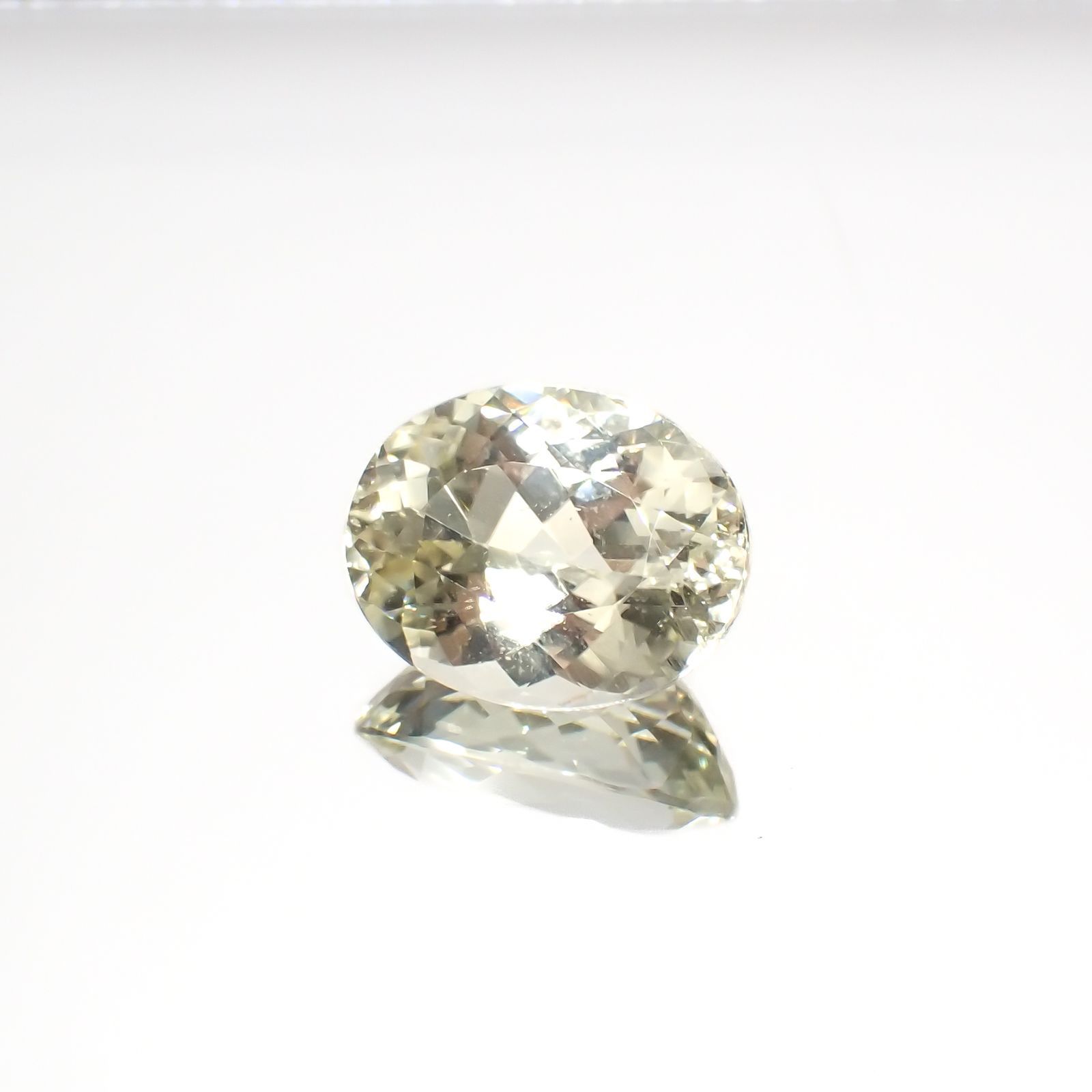 イエローユークレース(宝石名イエロー・ユークレース)ブラジル産 12.494ct ソ付(彩珠)[220918079]16.7x13.1mm前後
