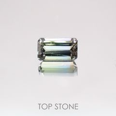 パーティーカラータンザナイト(ゾイサイト)非加熱 タンザニア産 ルース 0.8ct[210610947]6.6×3.7mm前後