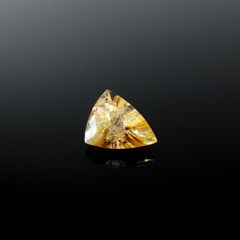 ニードルイントパーズ(チューブイントパーズ) ブラジル・ミナスジェライス州産 20.20ct[240225885]19.2x15.5mm前後