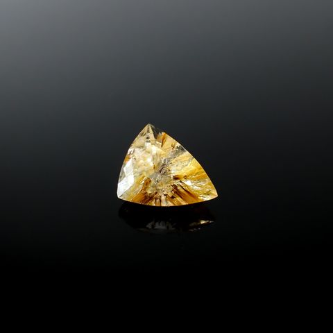 ニードルイントパーズ(チューブイントパーズ) ブラジル・ミナスジェライス州産 20.20ct[240225885]19.2x15.5mm前後