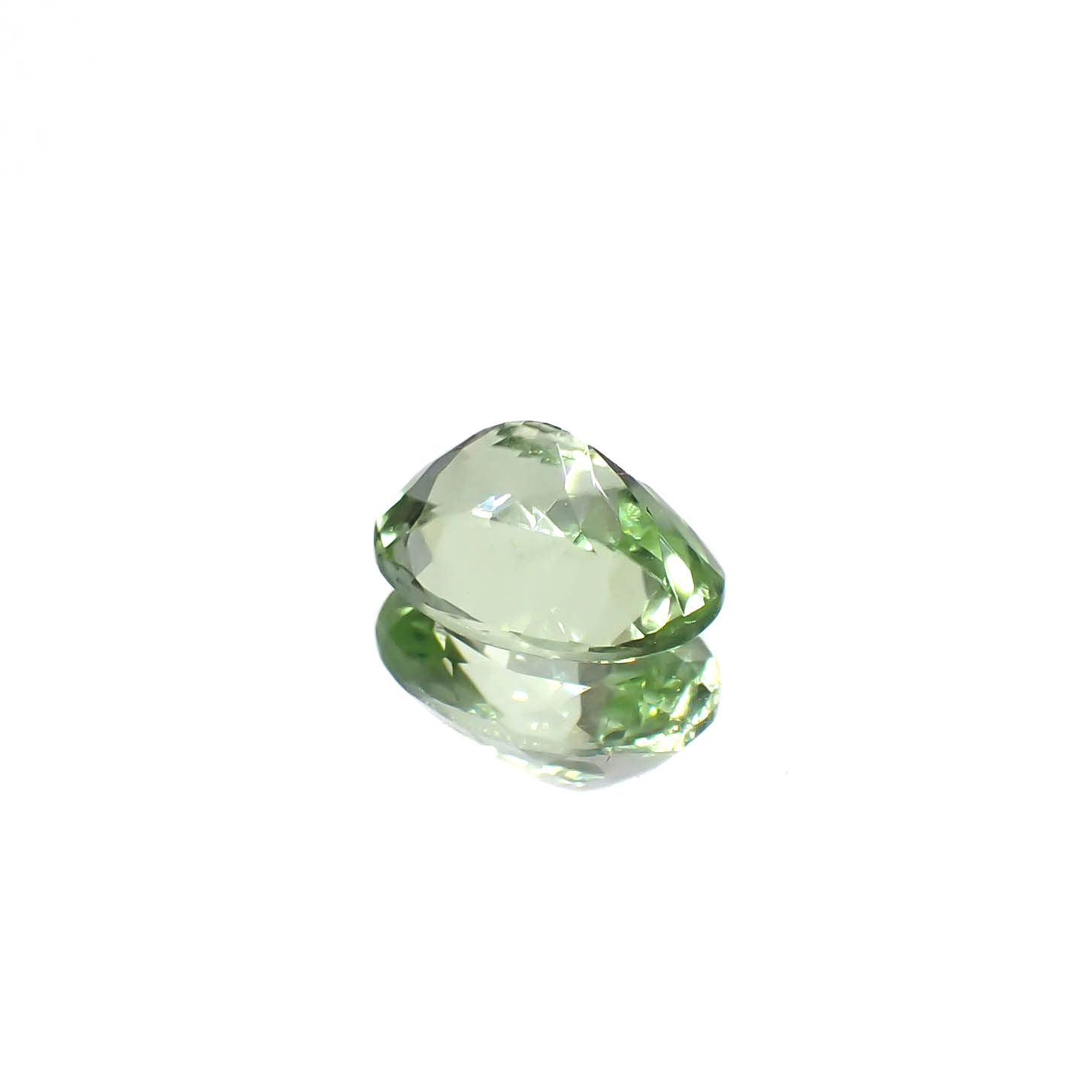 ペリドット(宝石名ペリドット)パキスタン/ノルウェー産 1.317ct ソ付(彩珠)[240728517]8x6.1mm前後