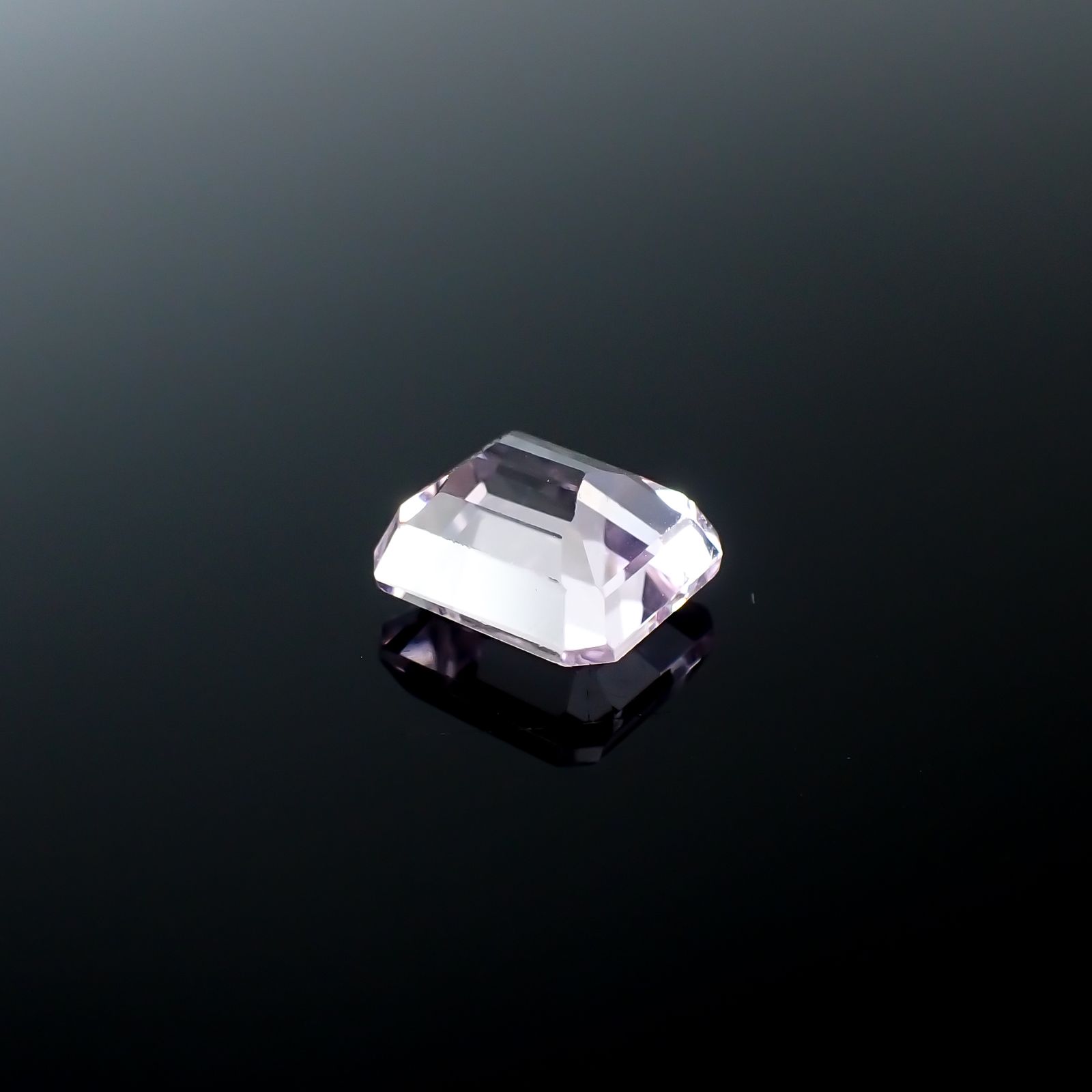 クンツァイト アフガニスタン産 4.06ct[231224711]9.2x8.4mm前後