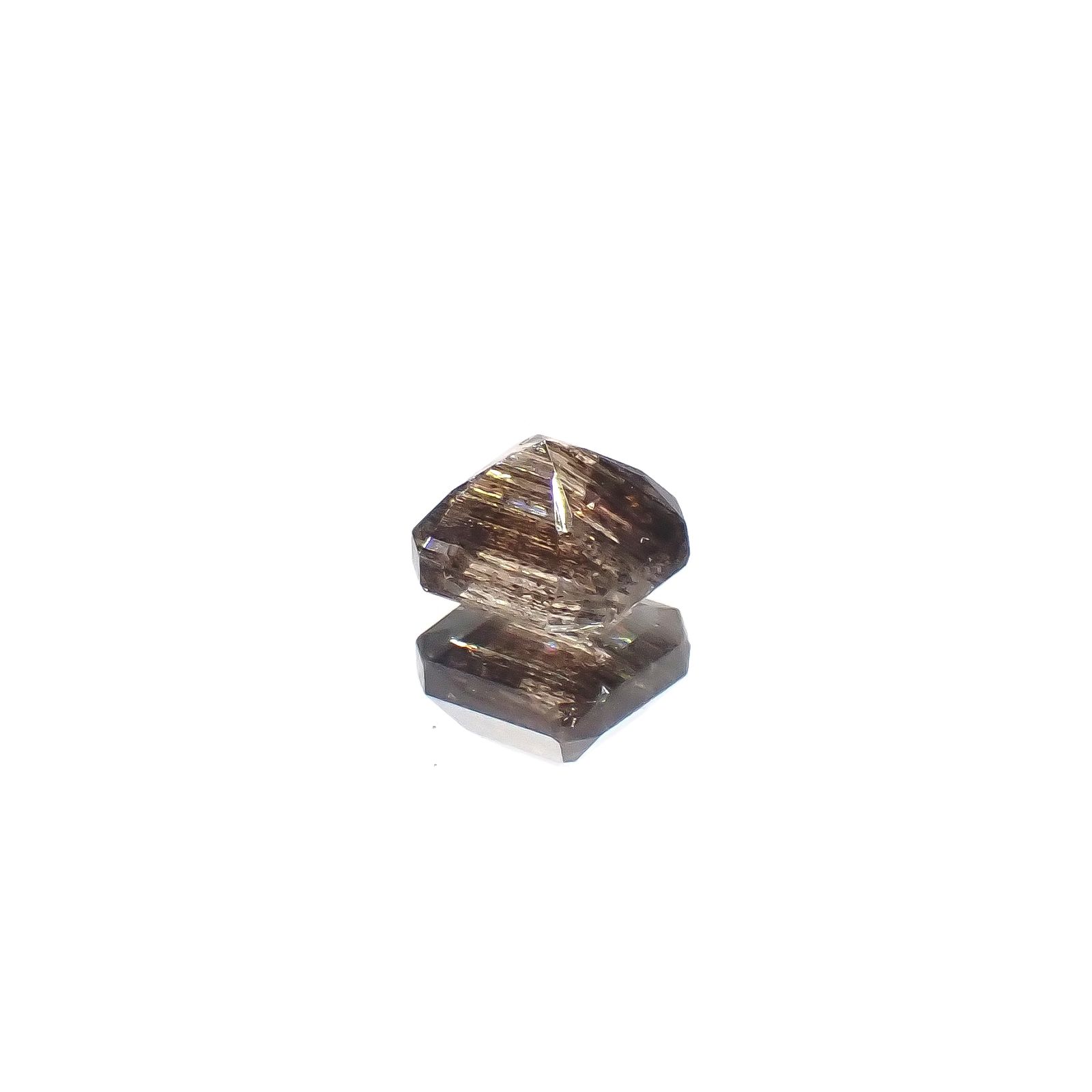 レインボースキャポライト ブラジル産 0.65ct[240326870]5x4.9mm前後