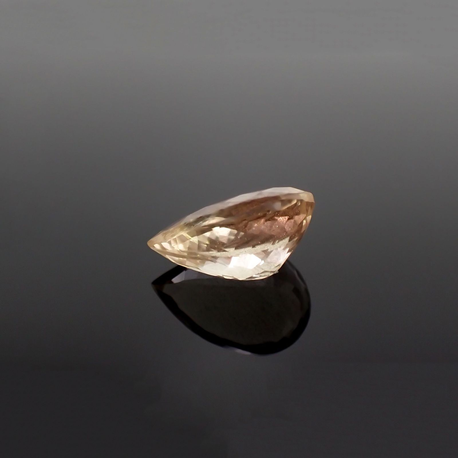 オレゴンサンストーン アメリカ・オレゴン州産 3.45ct / 12.9x8.7mm前後 [260618712]