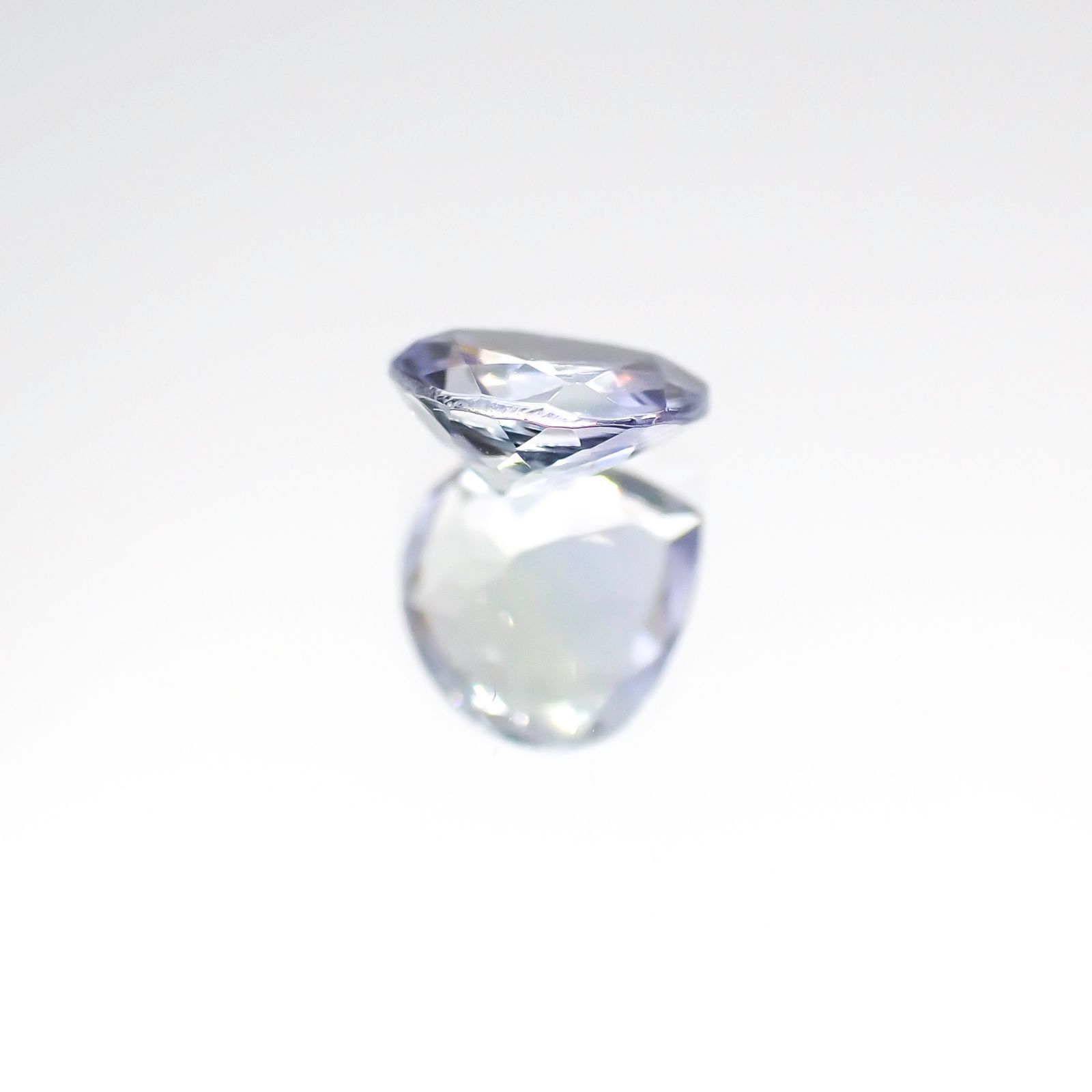 バイカラータンザナイト(宝石名タンザナイト)タンザニア産 0.42ct 識別済[231024012]5.1x5.1mm前後