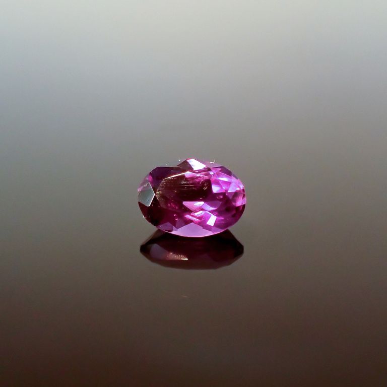 電球色(ライト)の照射で変色