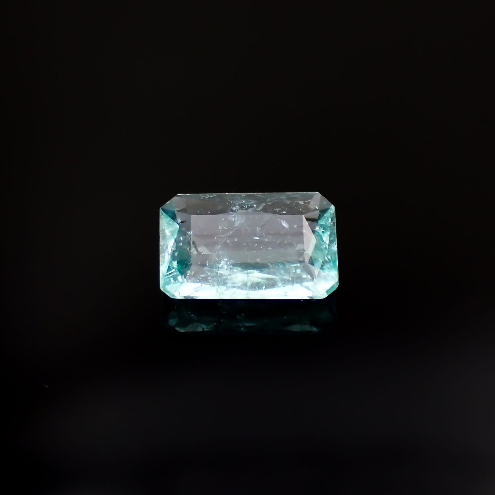 パライバトルマリン(宝石名トルマリン/別名パライバ・トルマリン)モザンビーク産 2.283ct ソ付(宝貴協)[230421880]10.92x7.59mm前後