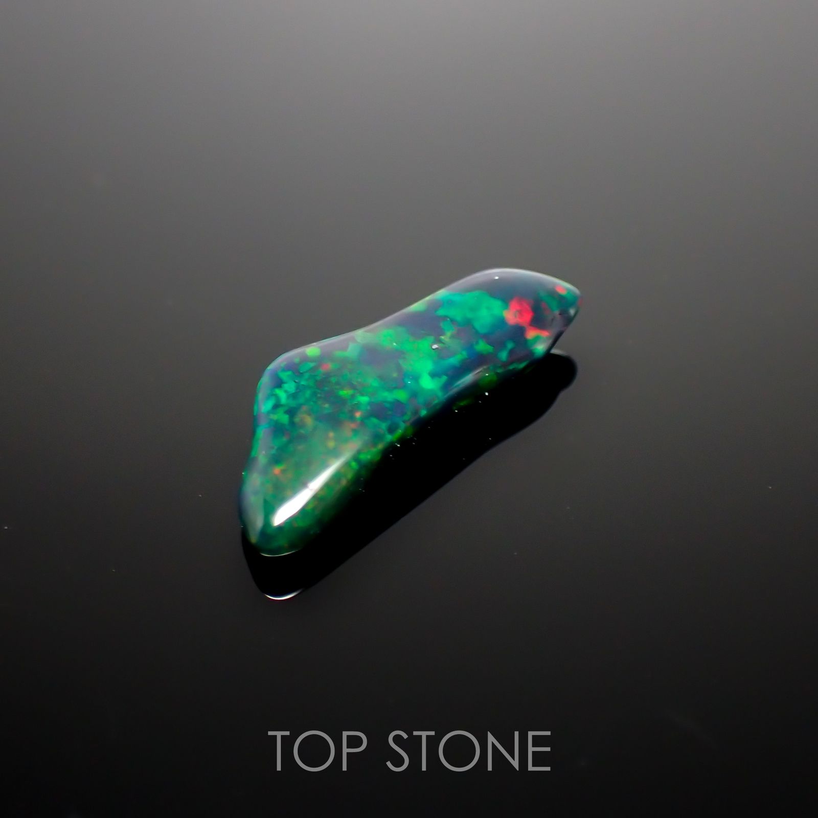 ◇バロック型◇ブラックオパール(宝石名オパール/加熱処理) エチオピア産 0.97ct 識別済[210913254]15.4×5.9mm前後