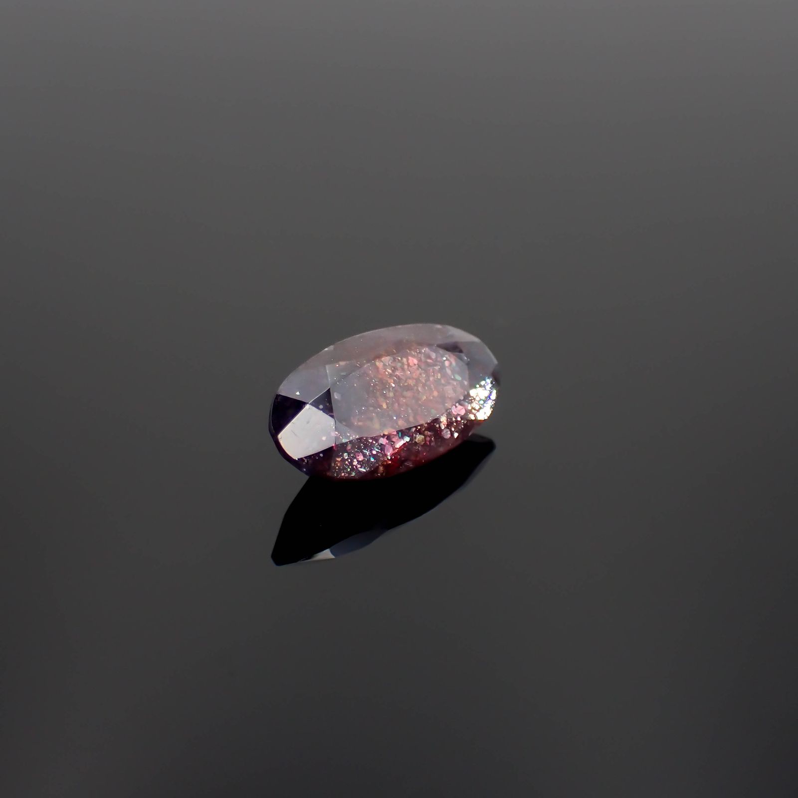 ブラッドショットアイオライト インド産 4.07ct[230522098]16.1x8mm前後
