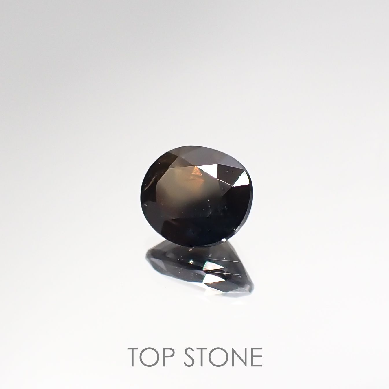 ゴールドシーンサファイア 非加熱(宝石名シーン・サファイア) ケニア産 0.814ct ソ付(彩珠)[210712077]5.8×5mm前後