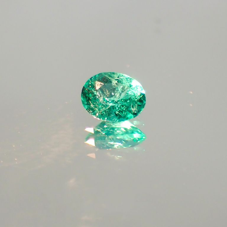 パライバトルマリン ブラジル産 ルース 0.176ct[20117304]4.1×3.1mm前後