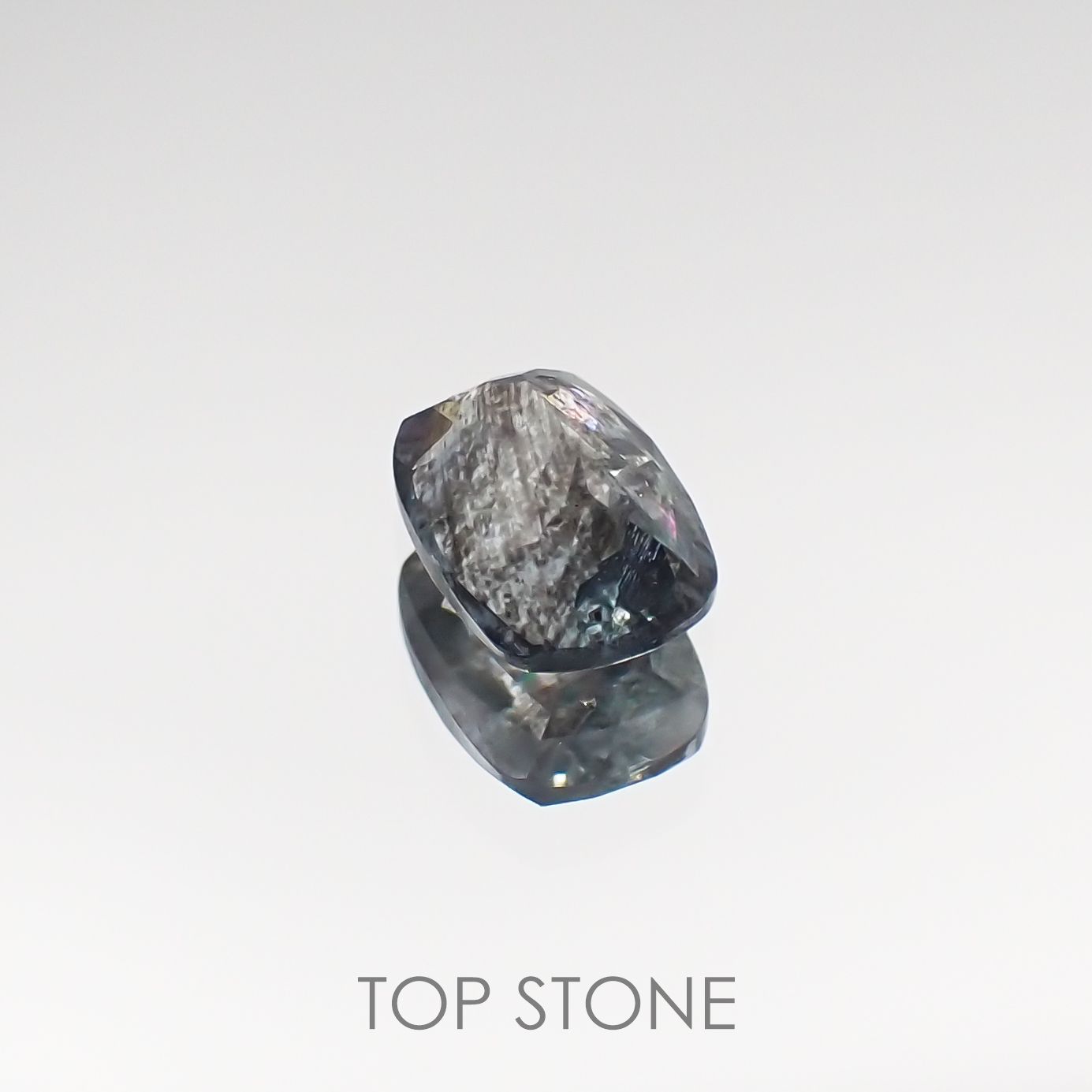 アベンチュリンアクアマリン ブラジル産 ルース 0.82ct[210611293]7×5mm前後