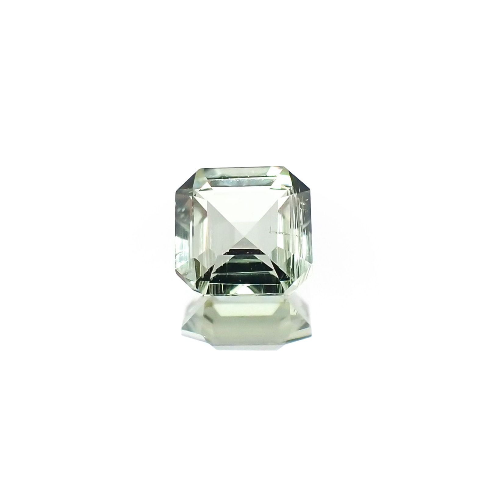 グリーントルマリン(宝石名グリーン・トルマリン)ブラジル産 識別済 0.54ct / 5x5mm前後 [231023951]