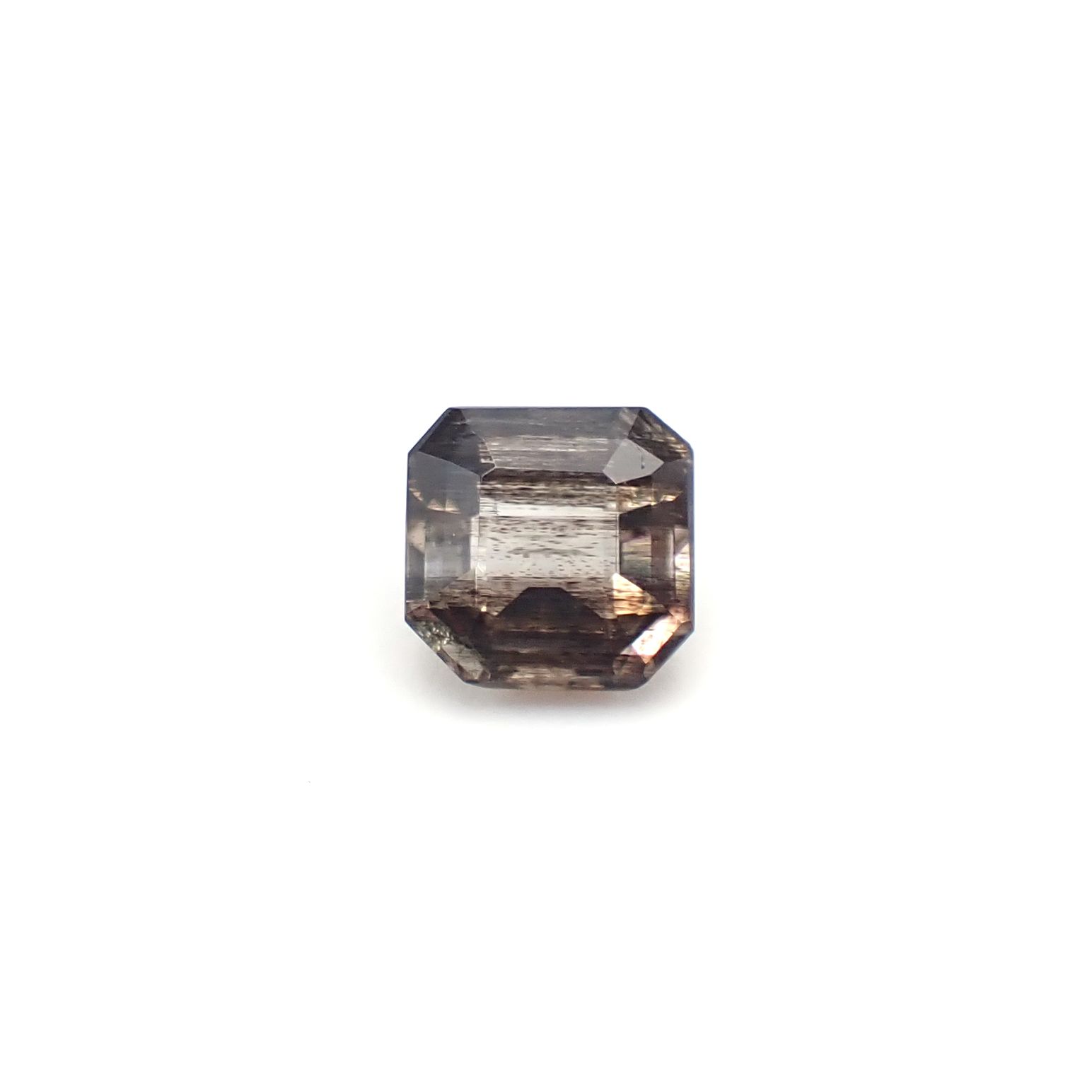 レインボースキャポライト ブラジル産 0.55ct / 5x5mm前後 [250931054]