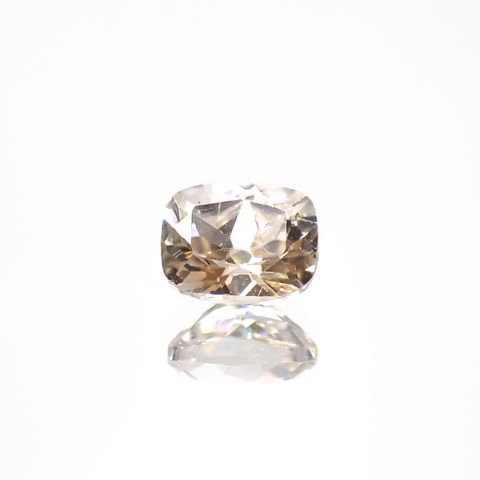 シャンパンカラージルコン スリランカ/カンボジア産 0.71ct[230521910]5.2x4mm前後