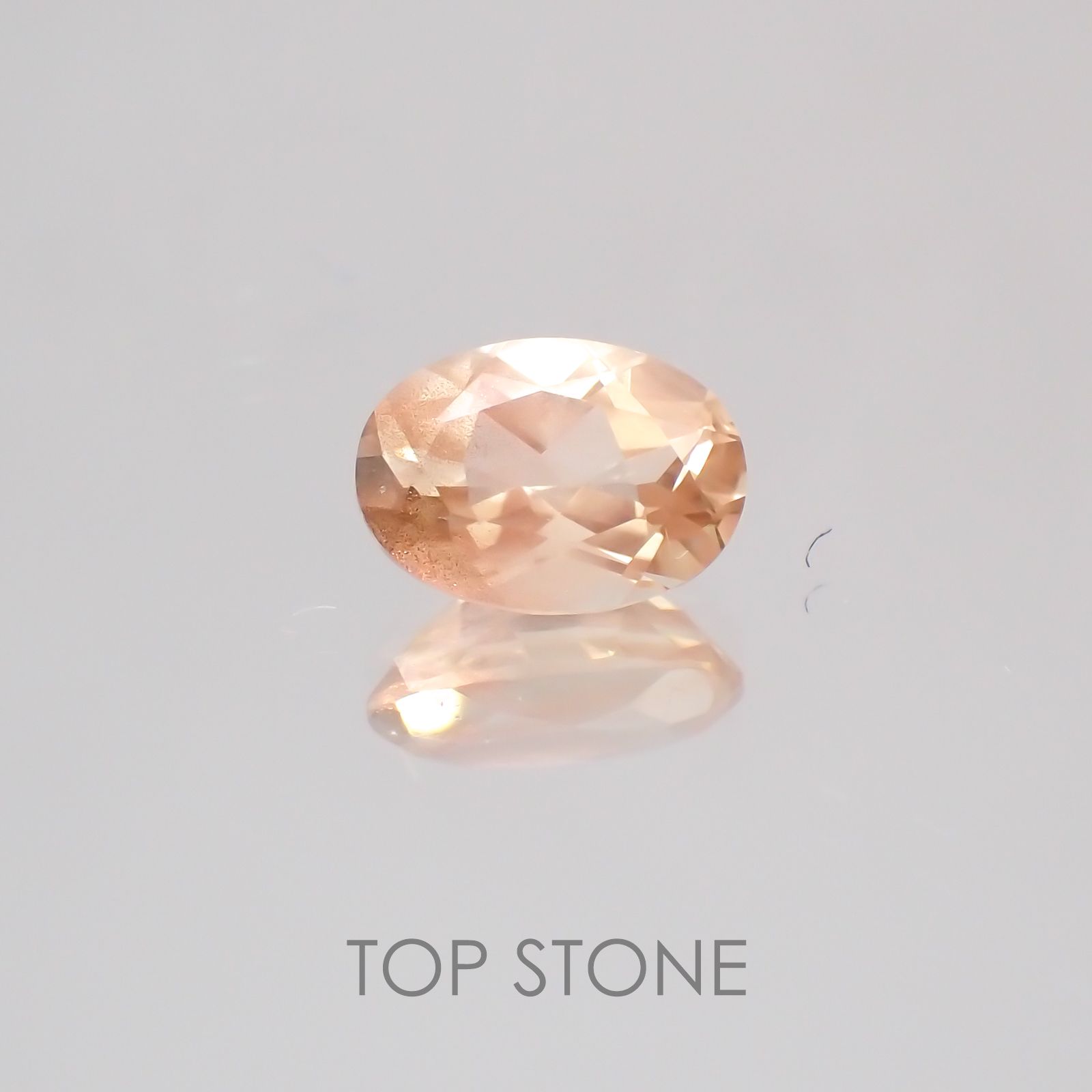 オレゴンサンストーン(宝石名ラブラドライト) アメリカ・オレゴン州産 0.69ct 識別済[21058946]6.8×4.9mm前後