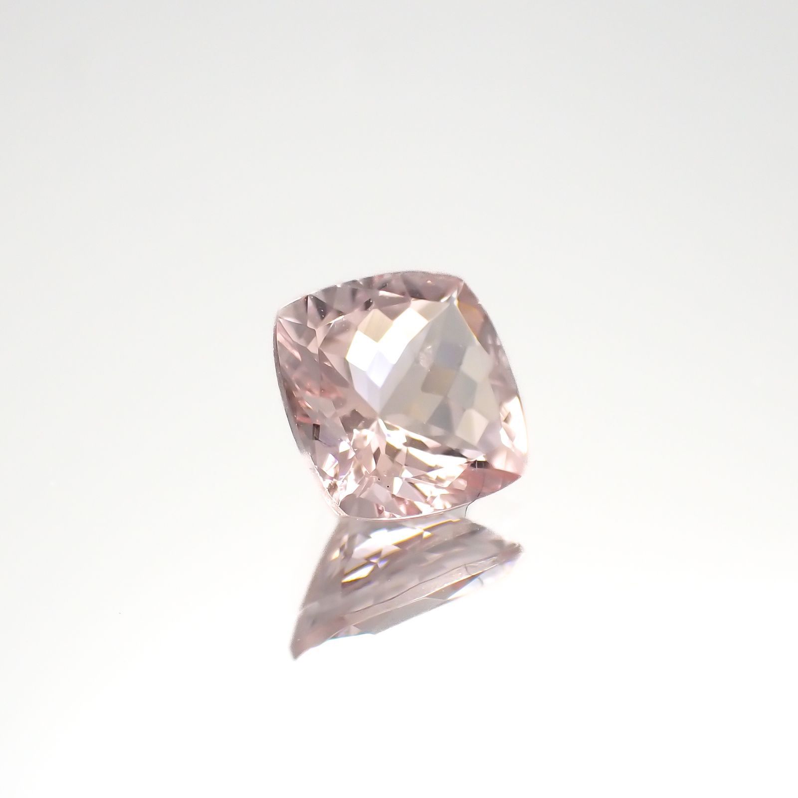 モルガナイト(宝石名モルガナイト)ナイジェリア産 1.25ct 識別済[220717068]7.1x7.1mm前後