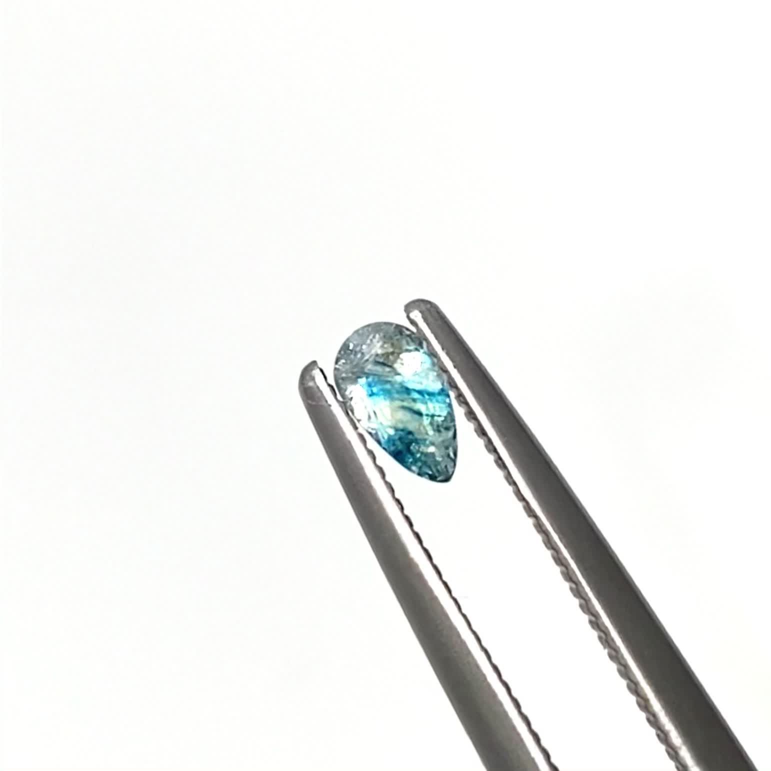 ユークレース(宝石名ユークレース)ブラジル産 ソ付(彩珠) 0.155ct