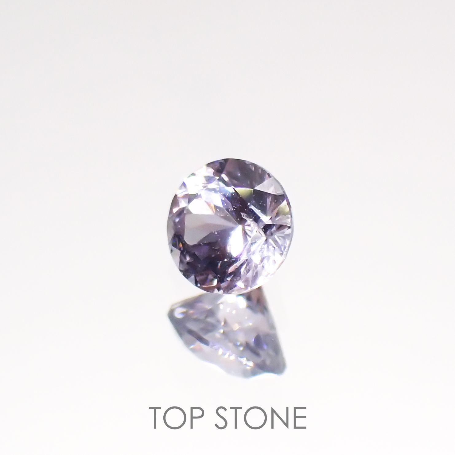 バイオレットスピネル(宝石名スピネル)ビルマ/マダガスカル産 0.28ct 識別済[220114562]3.7x3.7mm前後