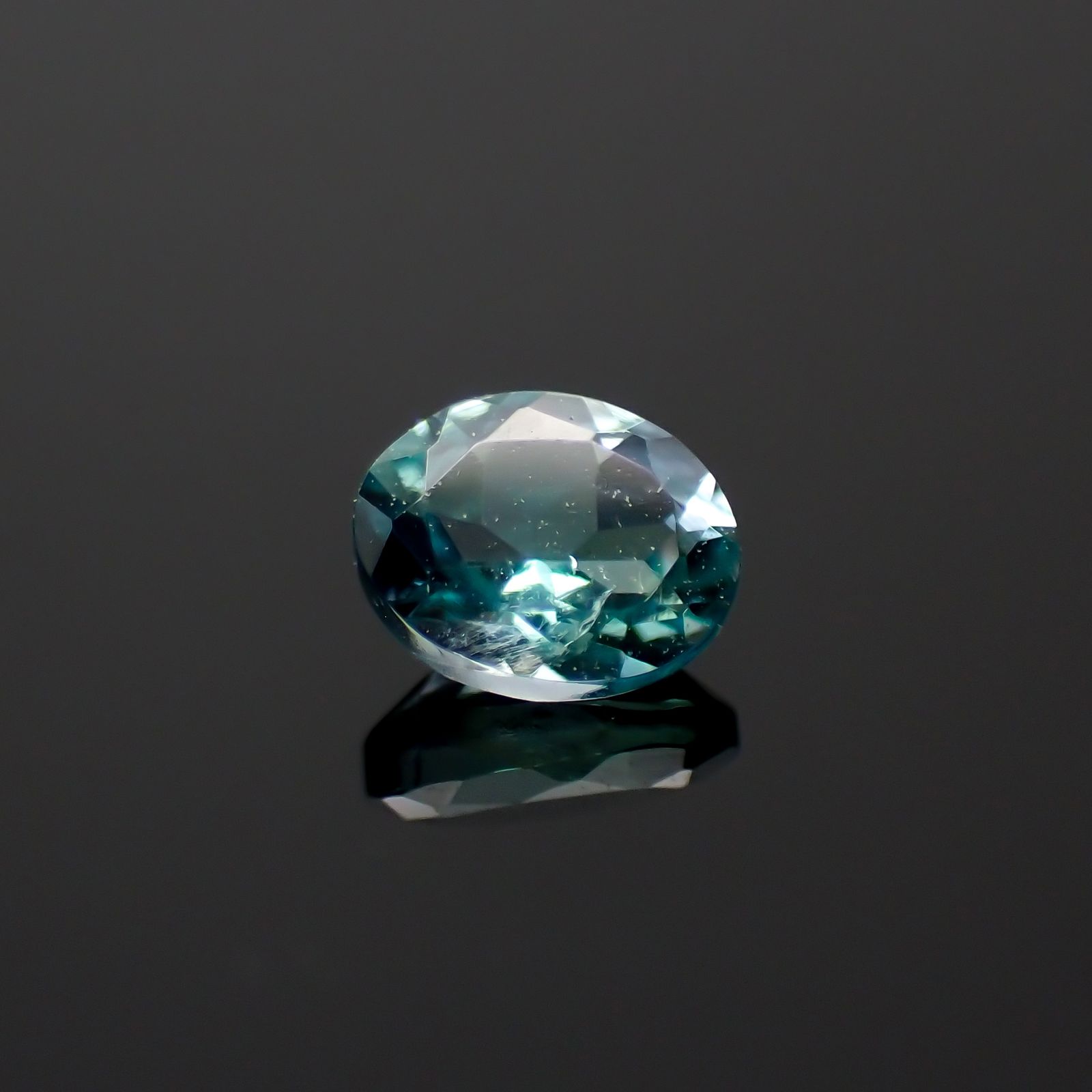 ブルーグリーンコーネルピン タンザニア産 0.19ct[230722854]3.9x3mm前後