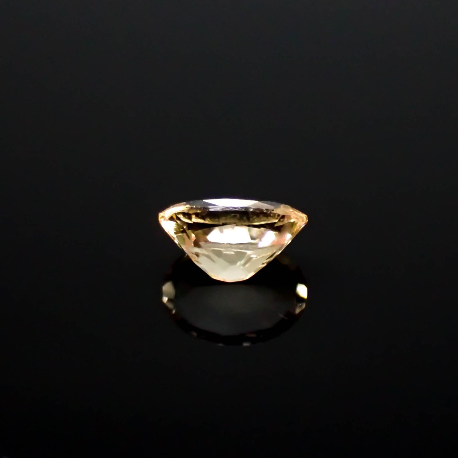 イエローベリル(宝石名イエロー・ベリル)ブラジル産 1.00ct 識別済[250329988]7.8x5.9mm前後