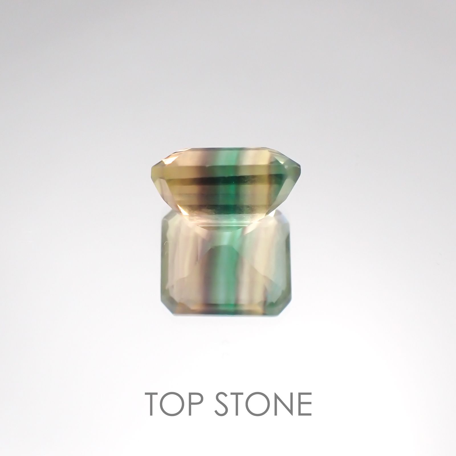 バイカラーフローライト ブラジル産 ルース 7.54ct[20128501]11.9×10.1mm前後