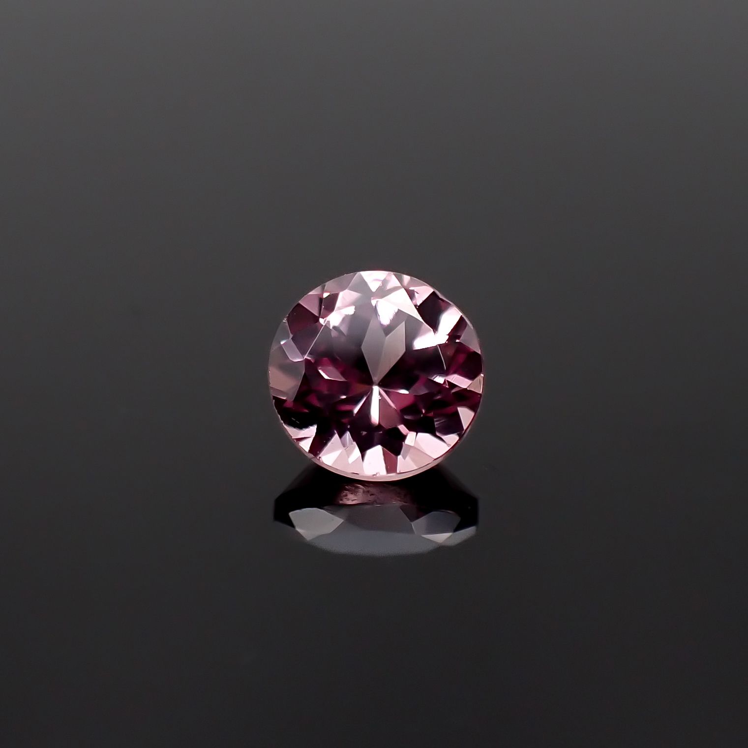 カラーシフトマラヤガーネット タンザニア産 1.33ct[231124346]6.5x6.4mm前後
